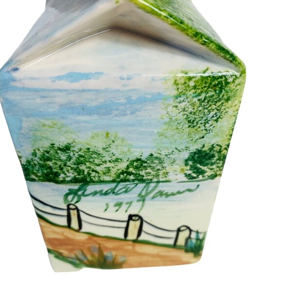 Farmhouse Amish Ceramic Milk Carton Vase VTG 1977 Horse Buggy Artist Signed - Picture 14 of 14